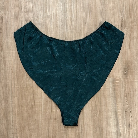 Vintage Gold Label Victoria’s Secret Green Satin Shorts - Picture 2 of 4